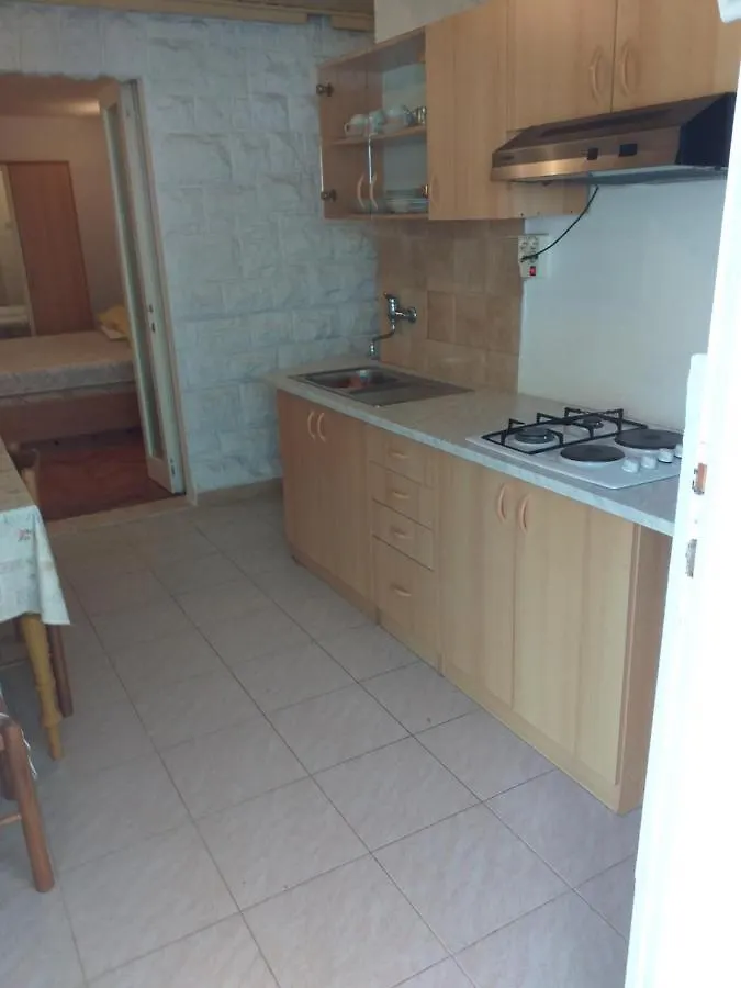 Lungo Mare Apartment Pula 0*,  Croatia